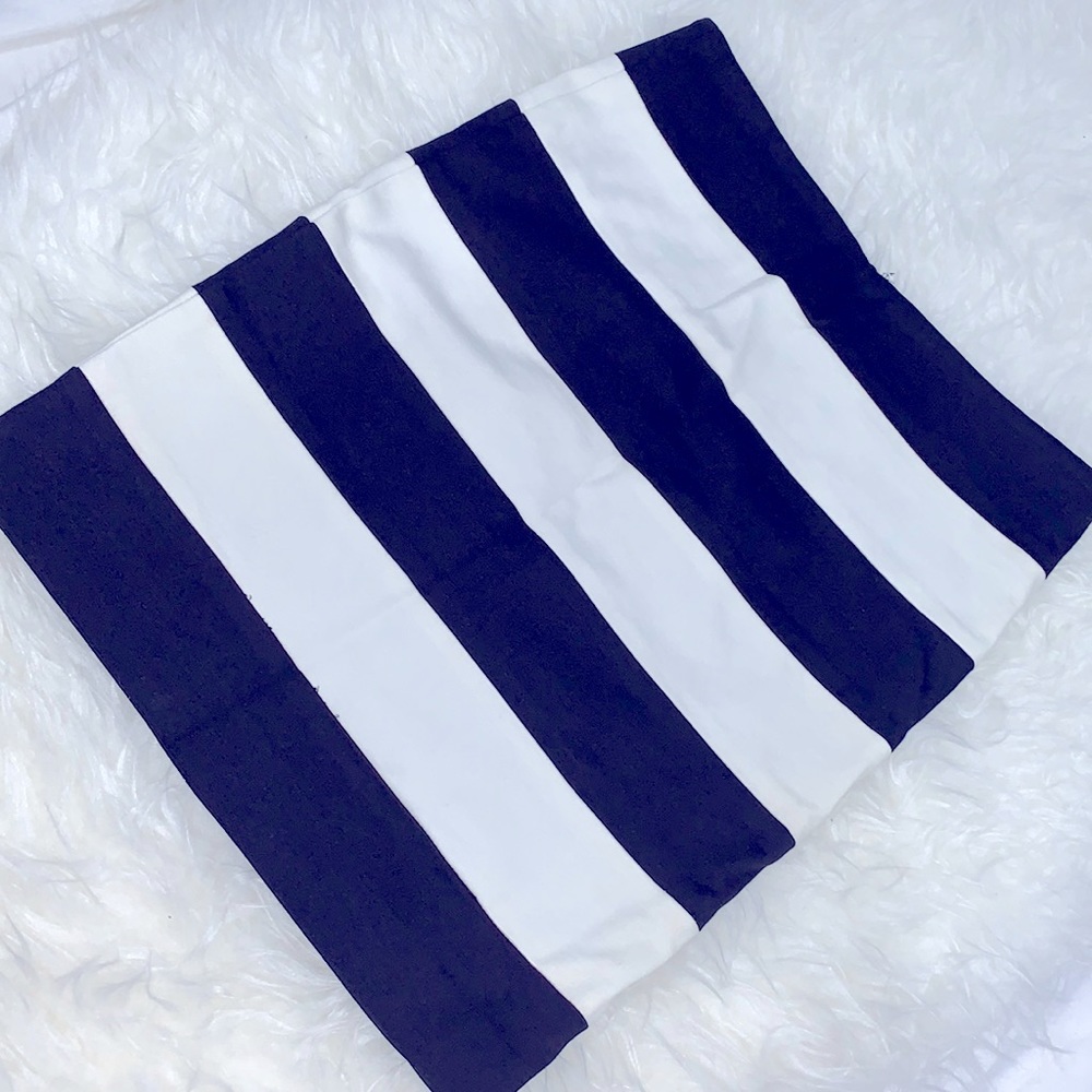 Privee Pencil Skirt